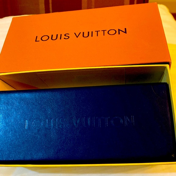 Almost brand new authentic Louis Vuitton, could be unisex - Picture 1 of 6